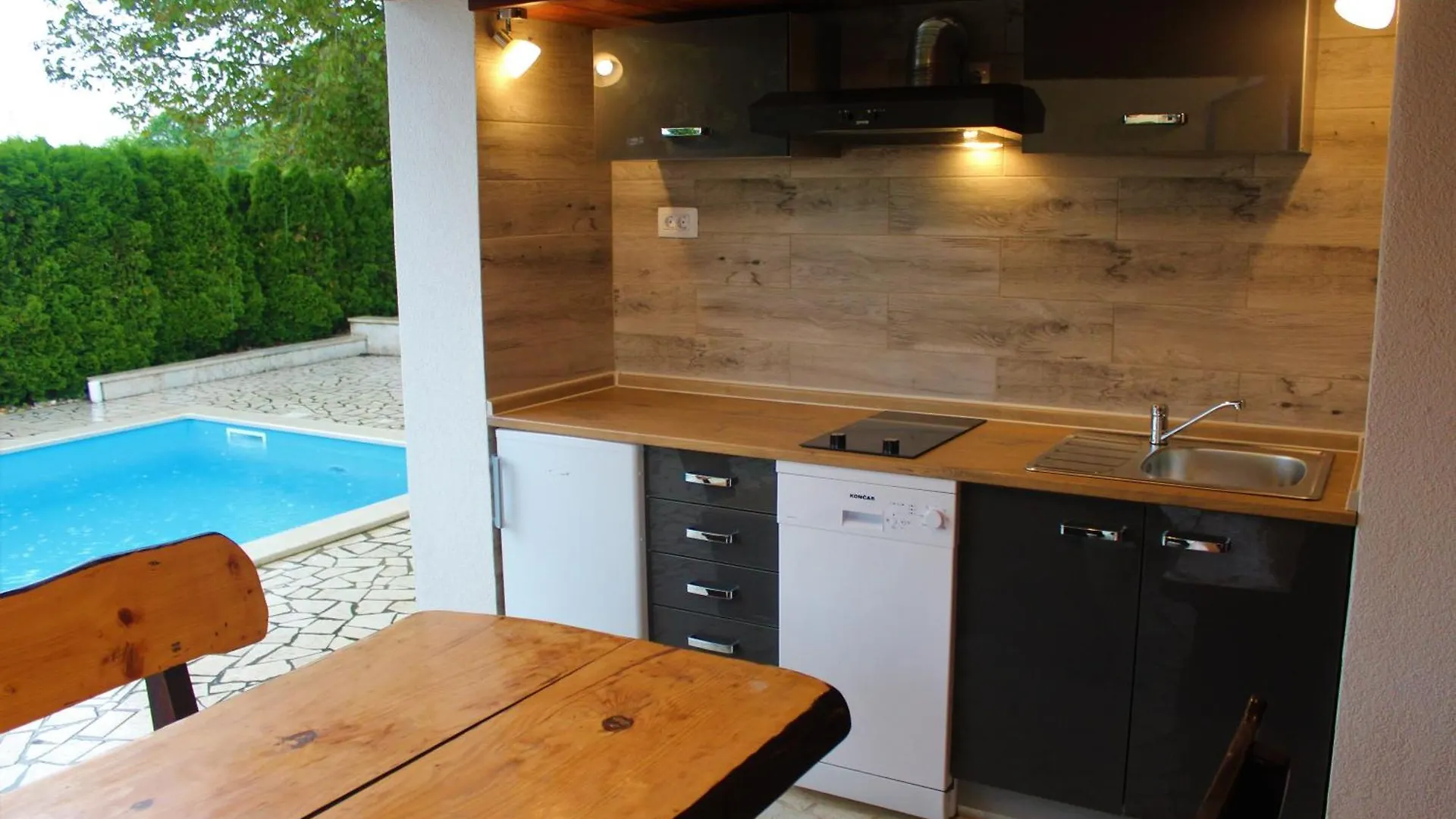 公寓 Apartman Semy With Private Pool Lindar